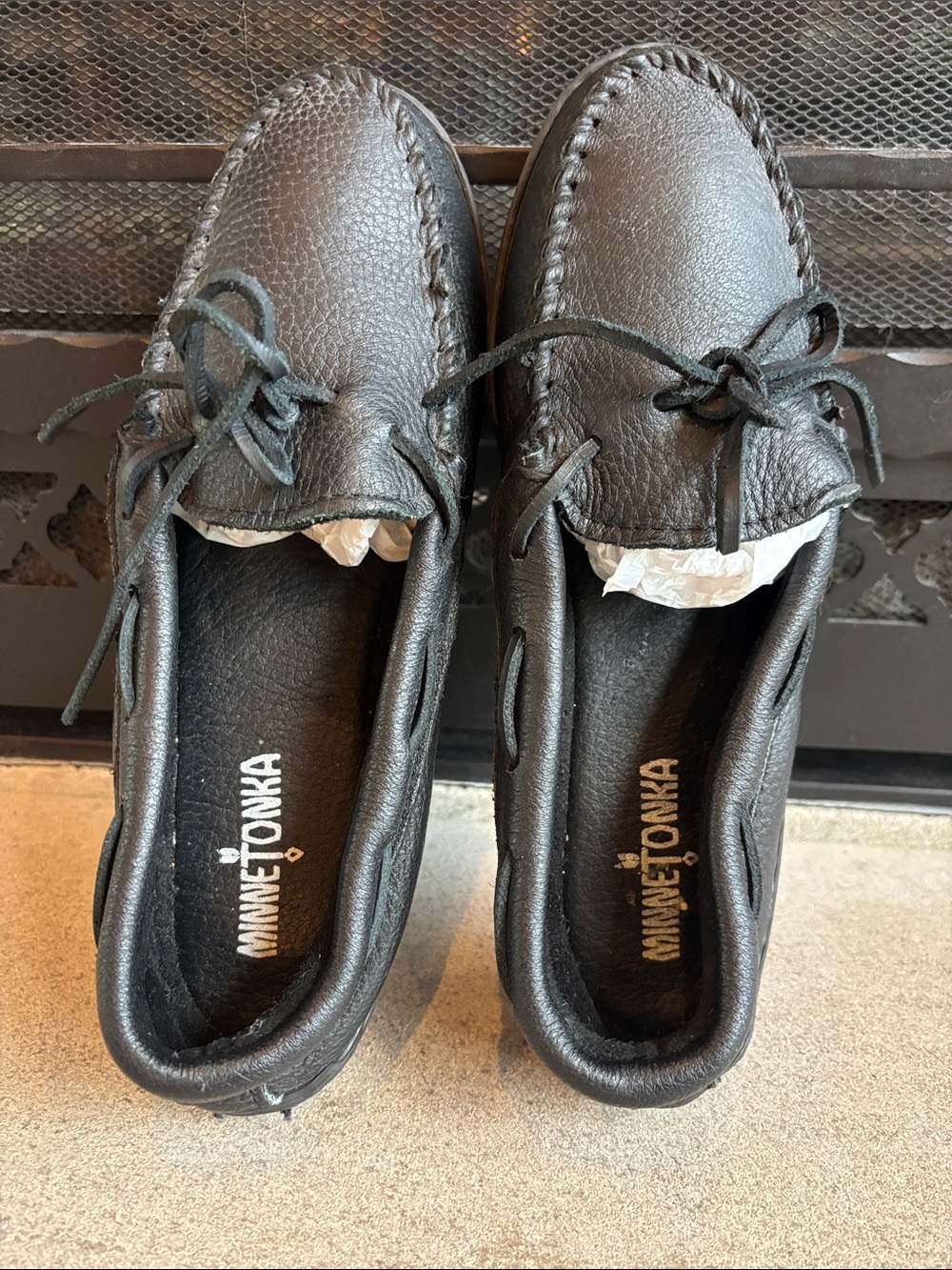 Minnetonka Moccasin Women’s Size 9 Black Moose Hide/Rubber Sole Slip Loafers